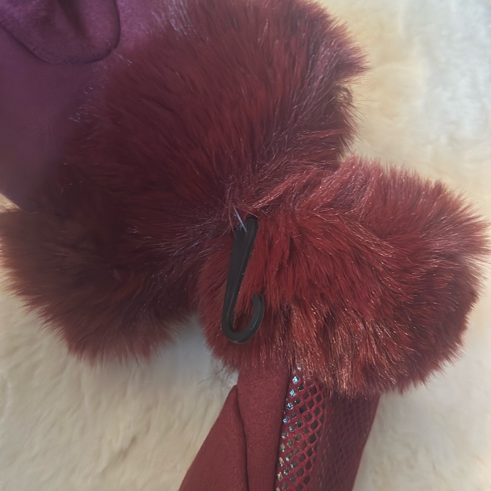 Faux Fur Women’s Gloves With Touch Screen Technology - Warm & Stylish! - Picture 3 of 6